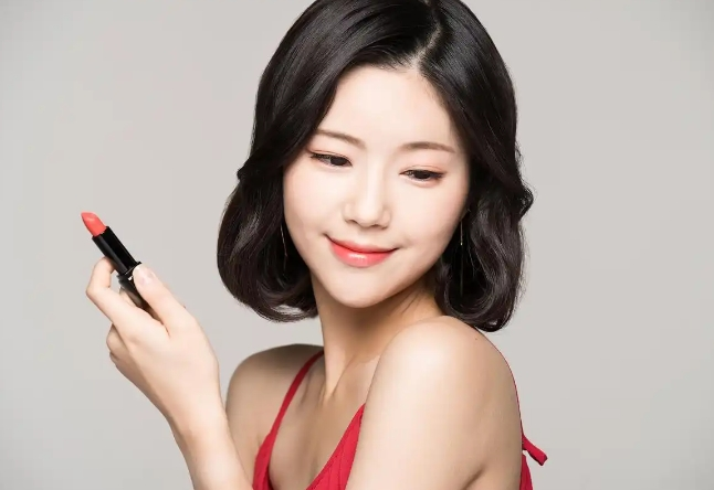 新手美妝疑惑，為何粉底刷不是*佳選擇？